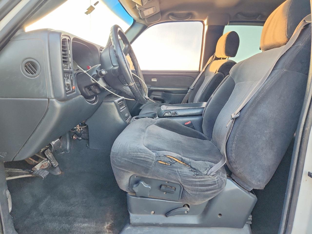 2001 Chevrolet Silverado K2500 Heavy Duty - Image 7