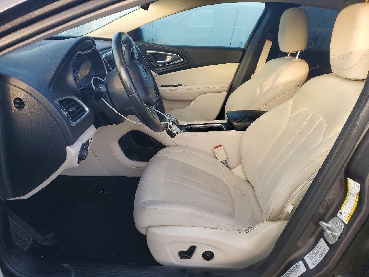 2015 Chrysler 200 Limited - Фото 7