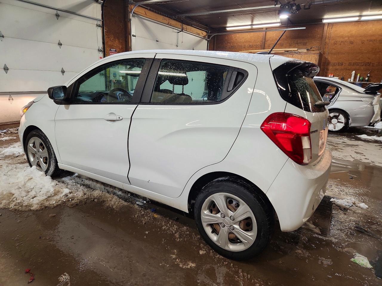 2020 Chevrolet Spark Ls - Фото 2