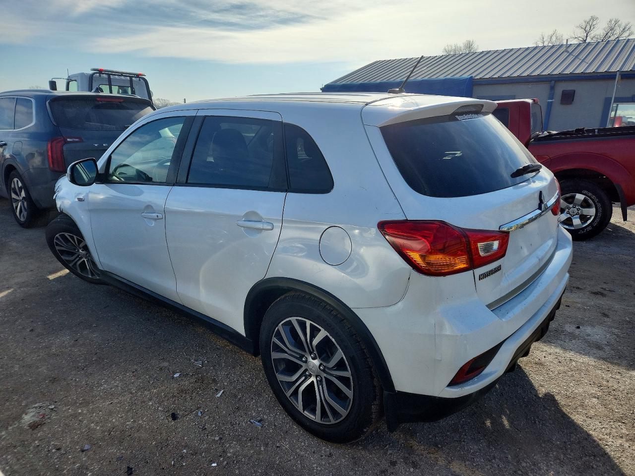 2018 Mitsubishi Outlander Sport Es - Фото 2