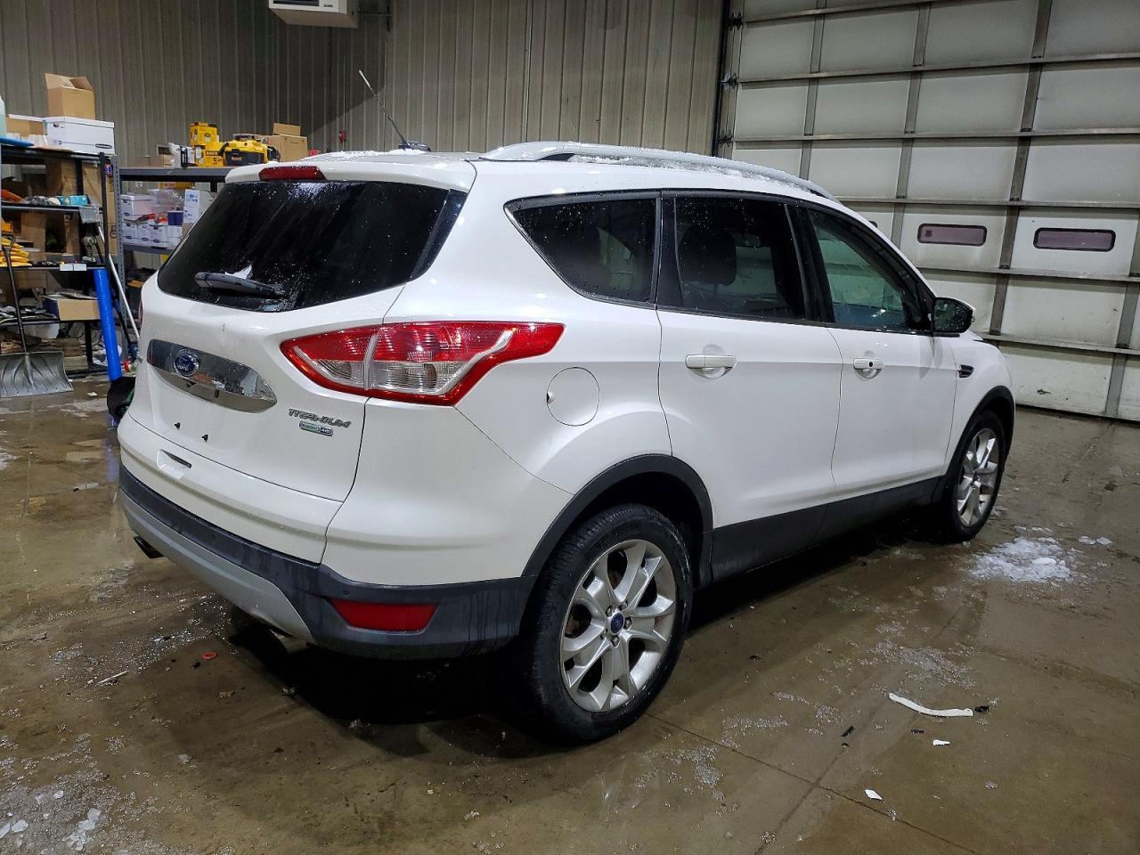 2016 Ford Escape Titanium - Image 3
