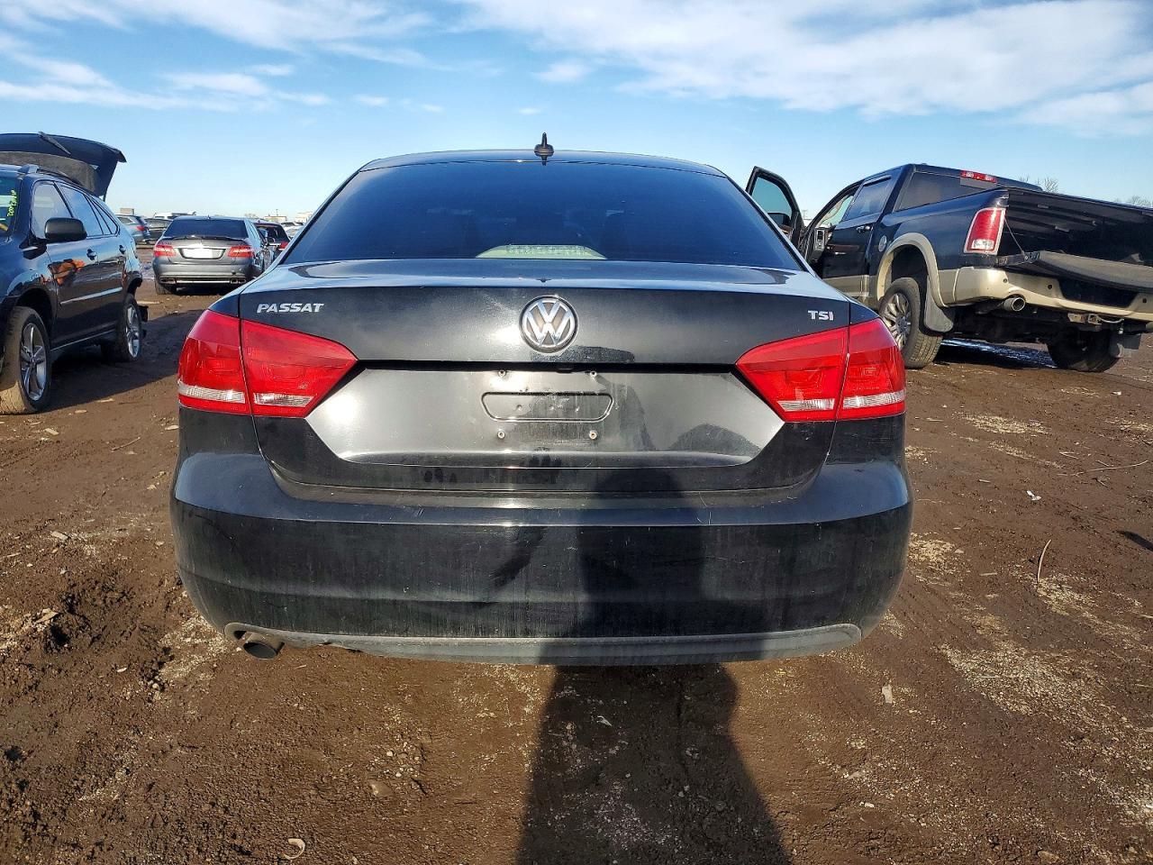 2015 Volkswagen Passat S - Image 6