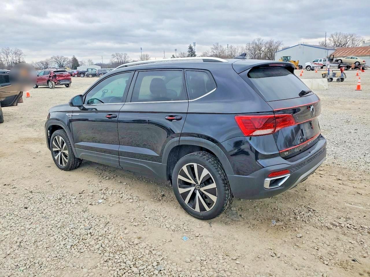 2022 Volkswagen Taos Se - Image 2