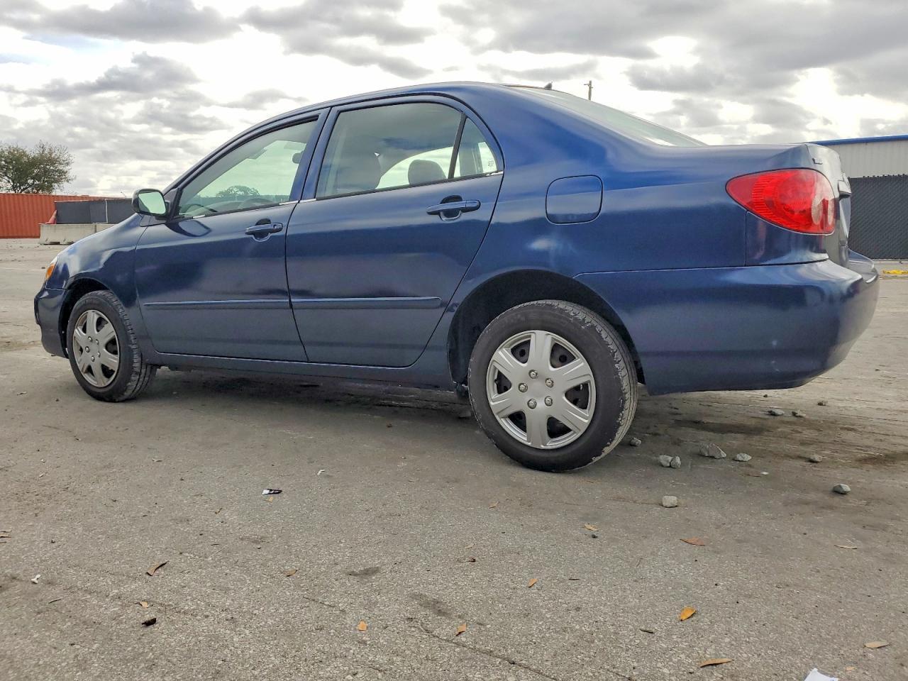 2005 Toyota Corolla Ce - Image 2