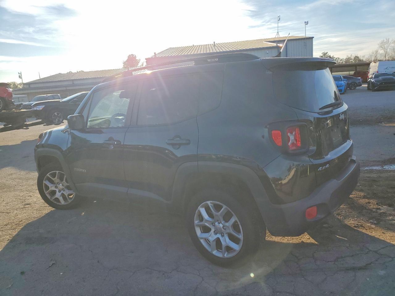 2017 Jeep Renegade Latitude - Фото 2