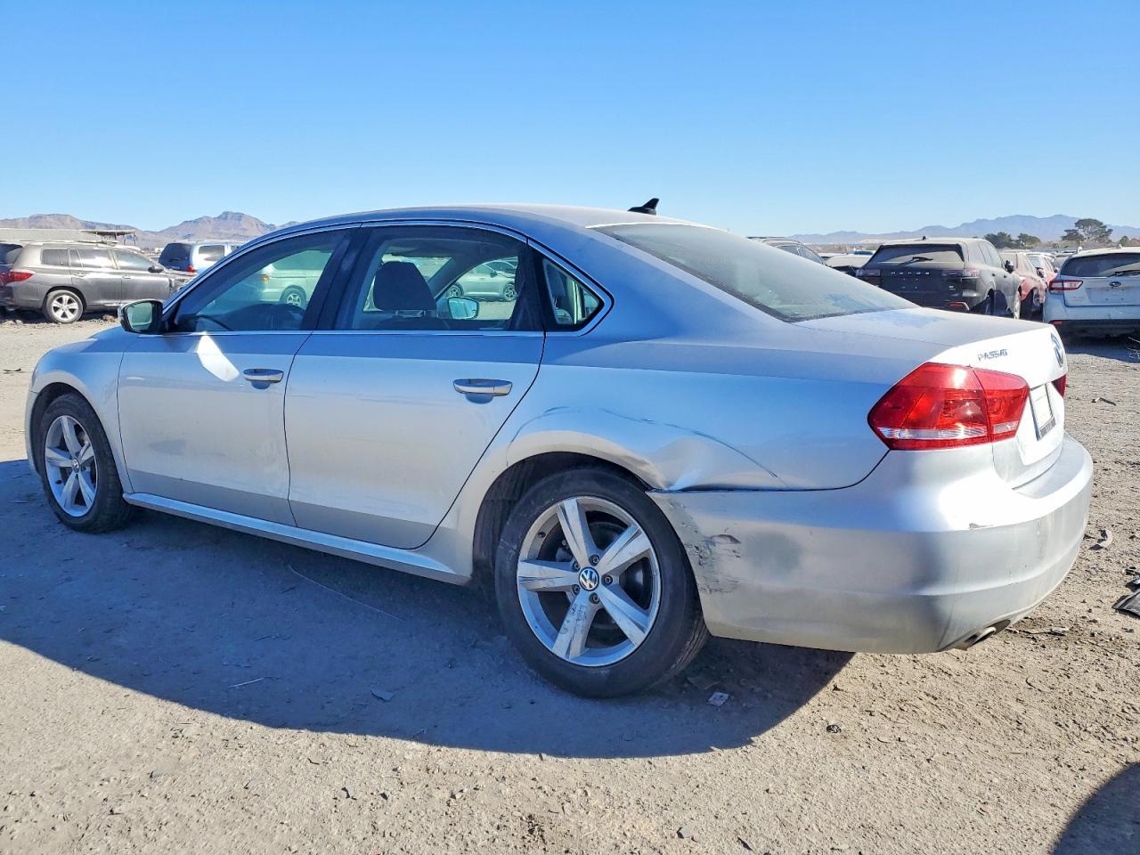 2013 Volkswagen Passat Se - Image 2