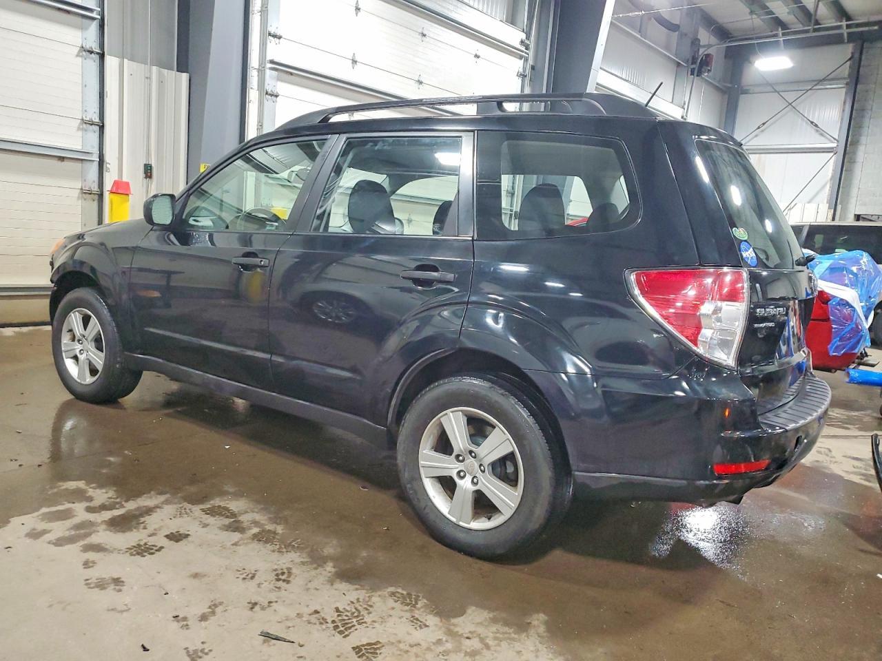 2011 Subaru Forester 2.5X - Фото 2