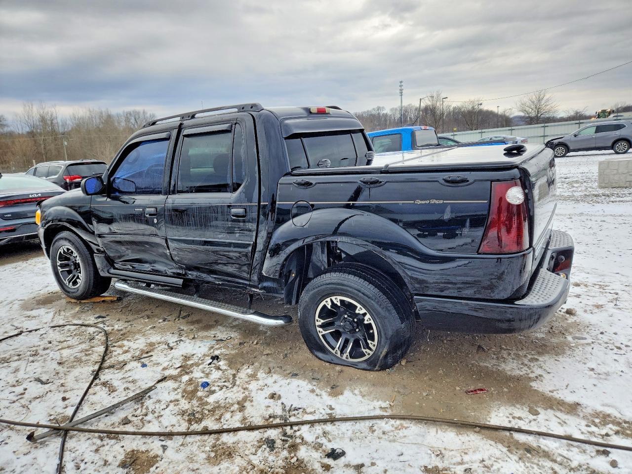 2004 Ford Explorer Sport Trac - Image 2