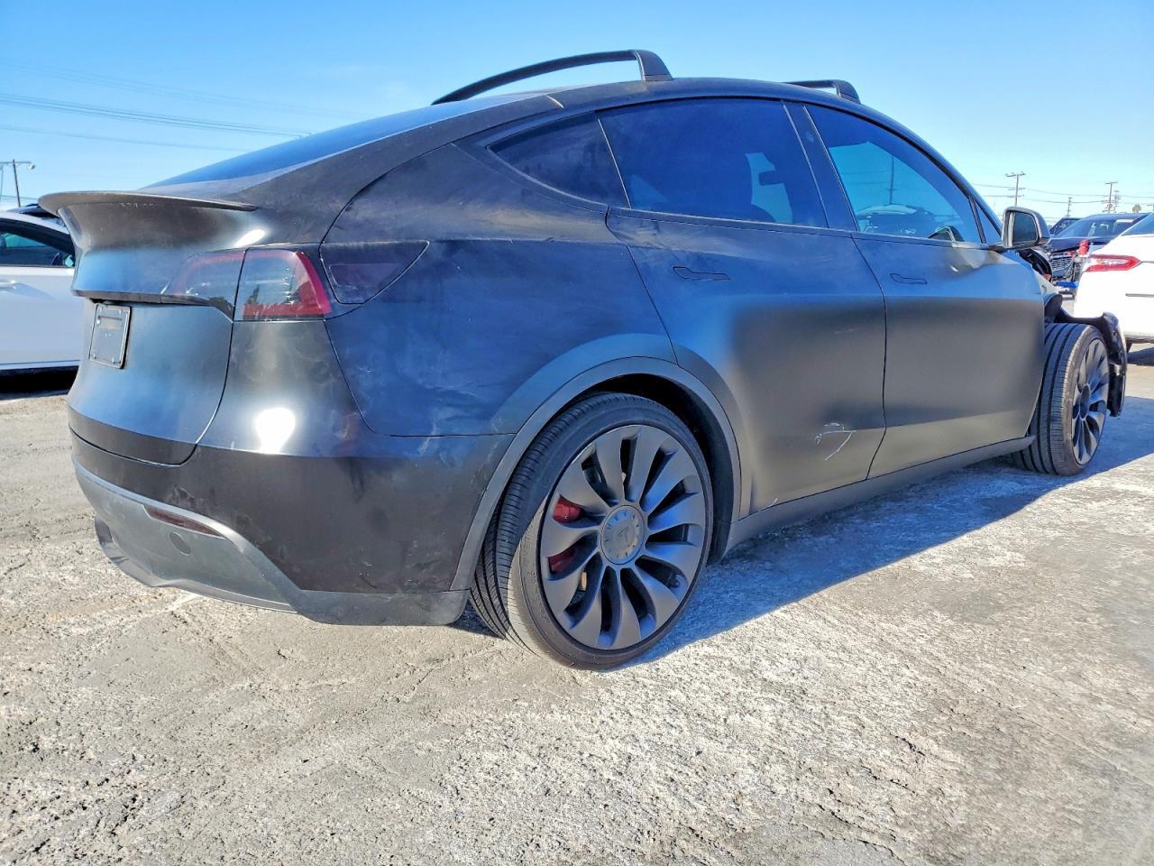 2024 Tesla Model Y - Фото 3