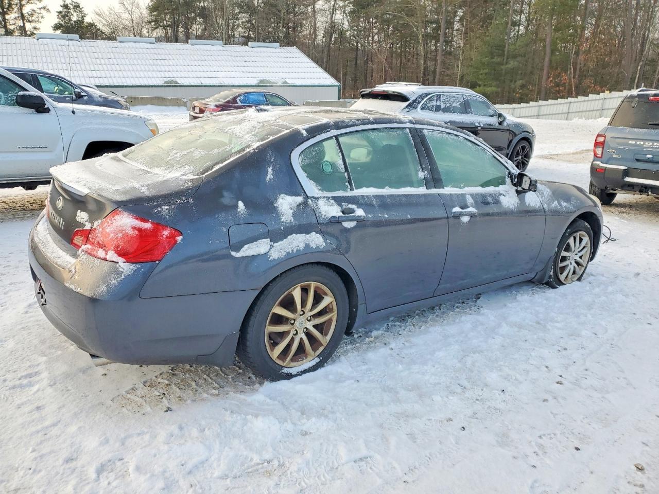 2010 Infiniti G35 - Image 3