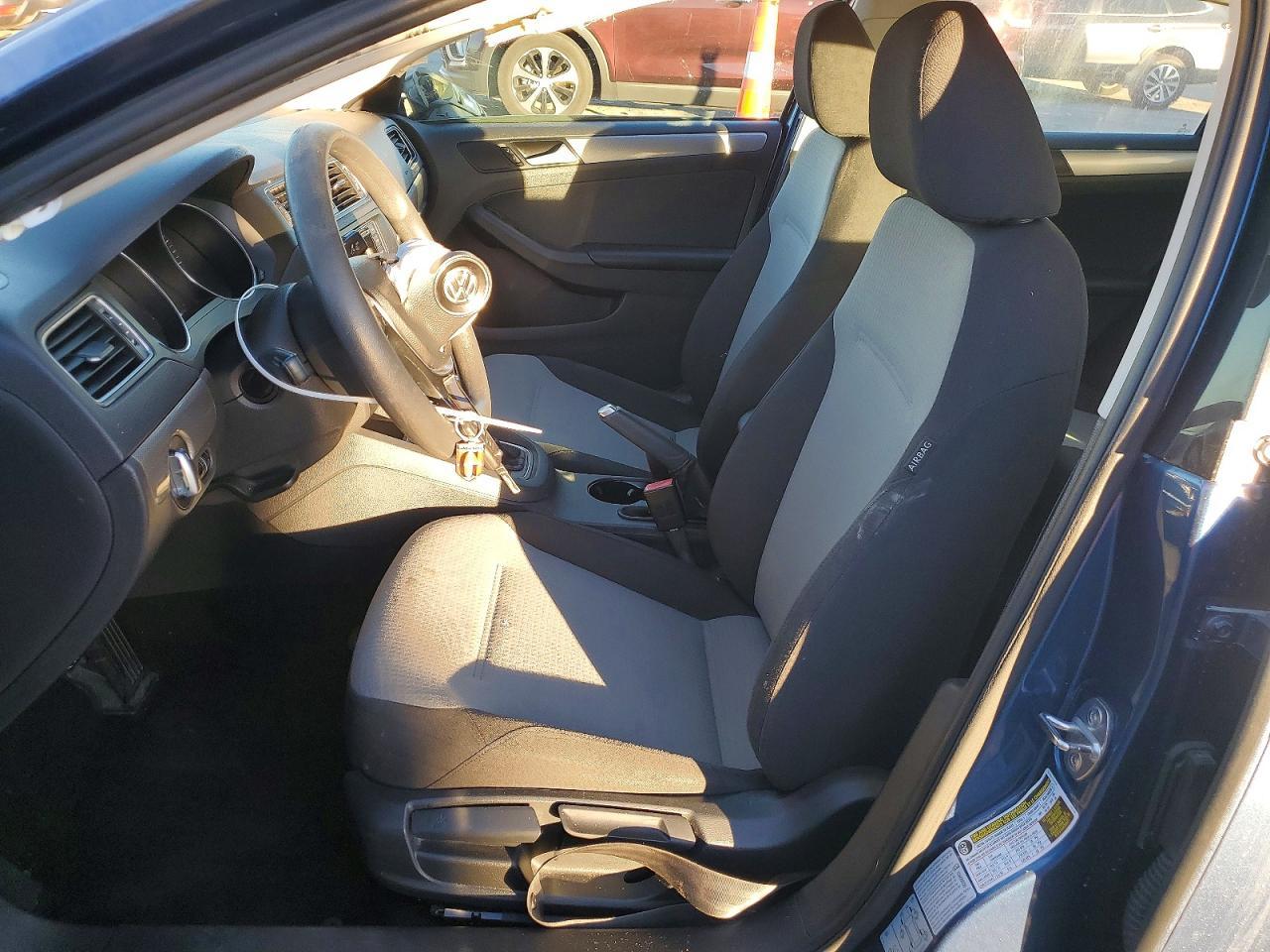 2017 Volkswagen Jetta S - Image 7