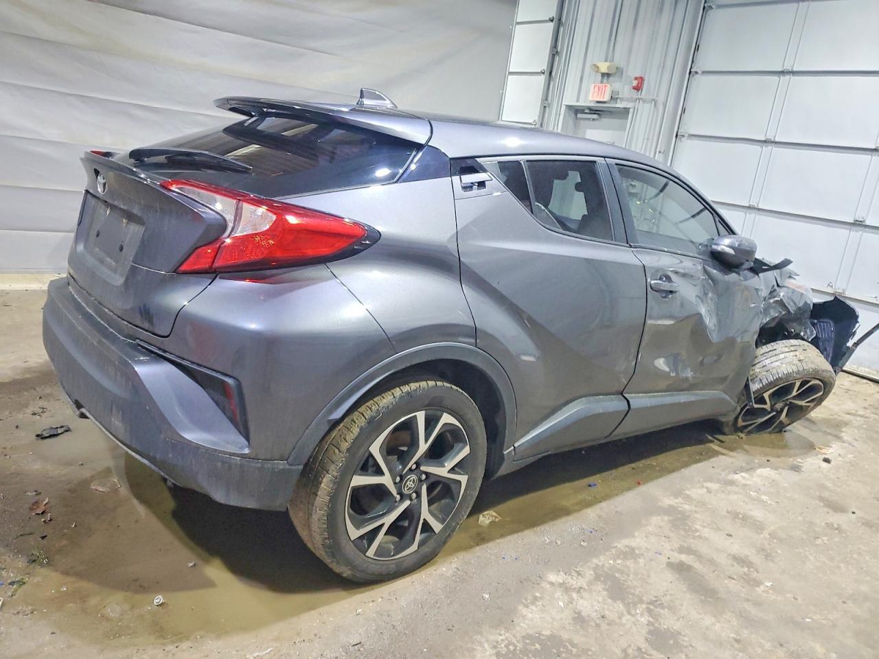 2021 Toyota C-Hr Xle - Image 3