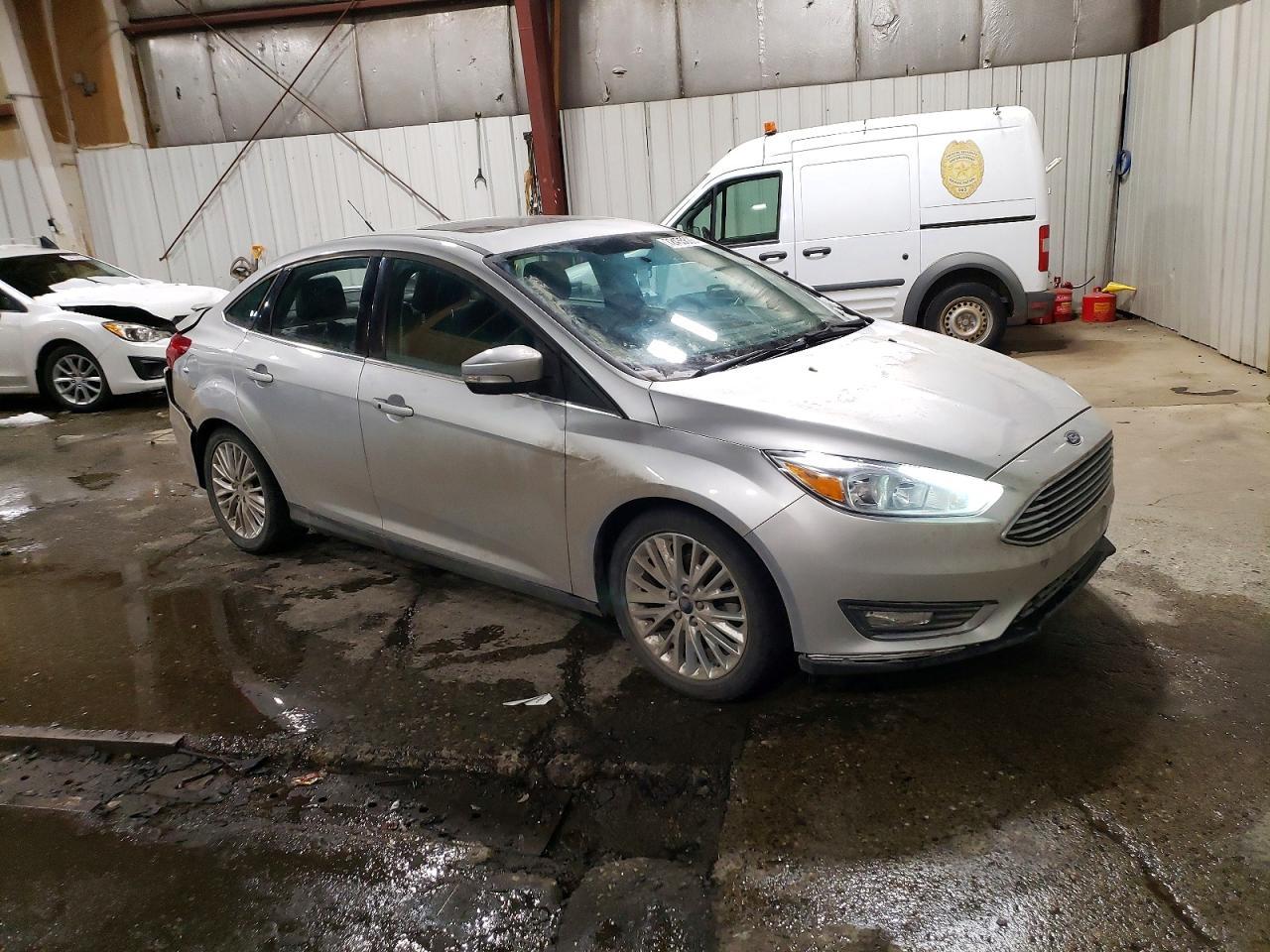 2017 Ford Focus Titanium - Image 4
