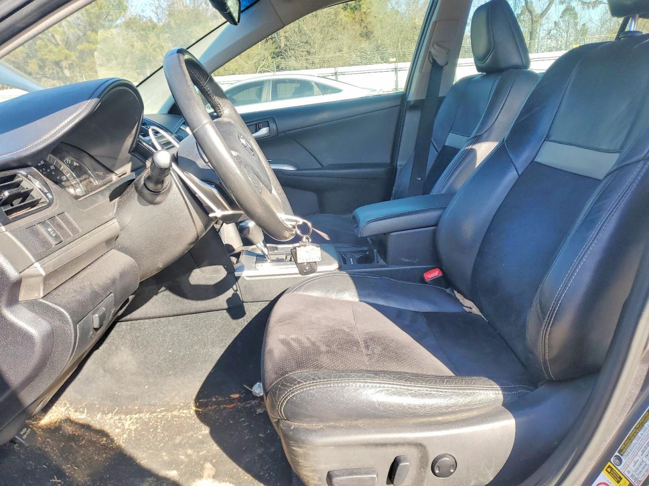 2012 Toyota Camry - Image 7