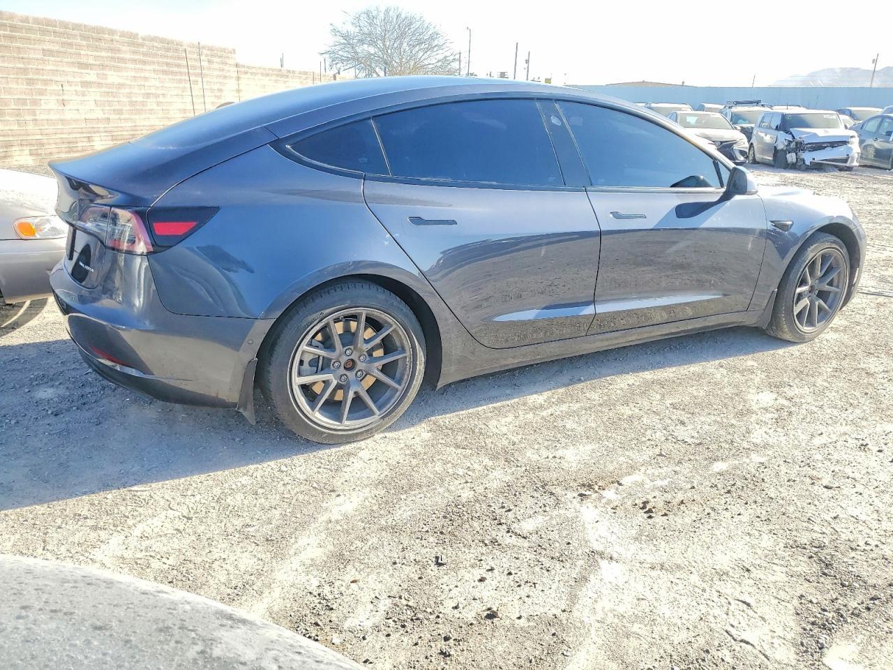 2022 Tesla Model 3 - Image 3