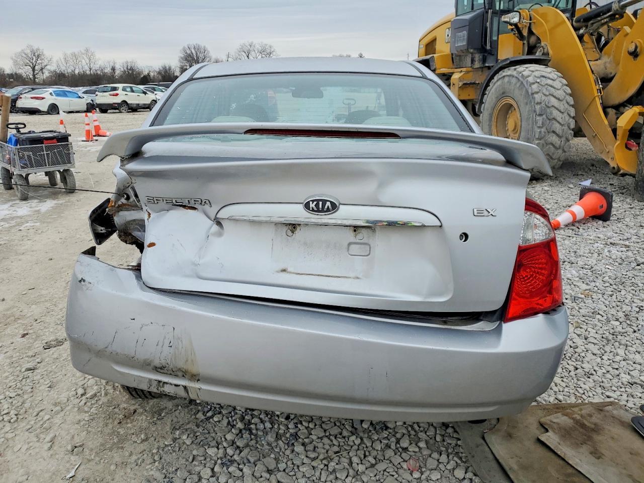 2005 Kia Spectra Lx - Image 6