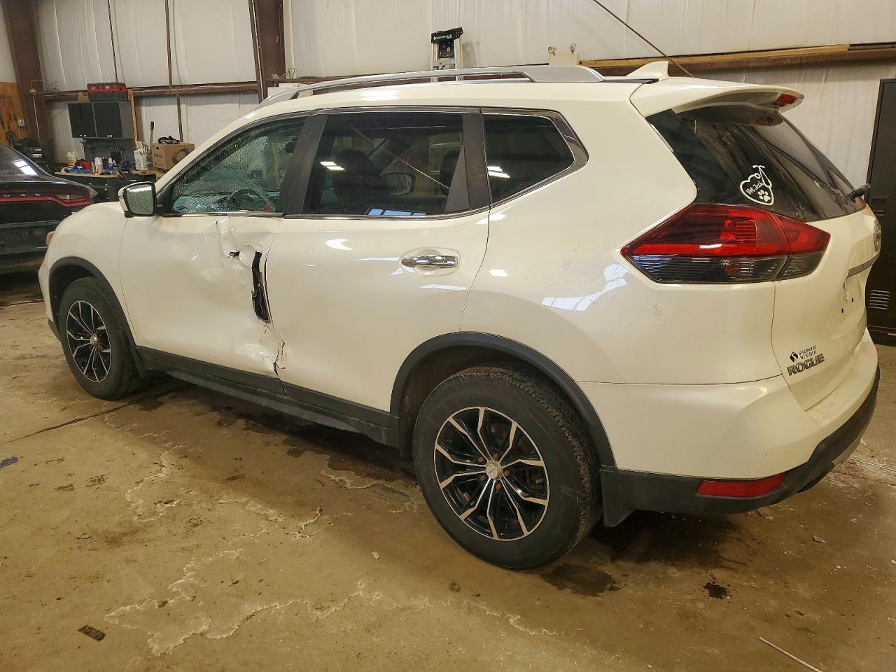 2018 Nissan Rogue S - Фото 2