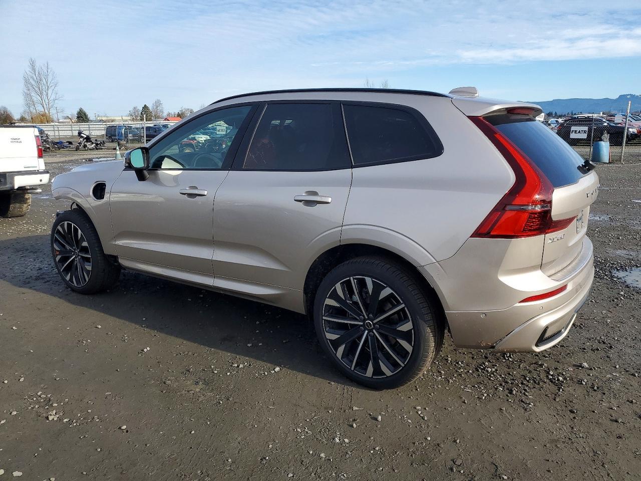 2026 Volvo Xc60 Ultra - Фото 2