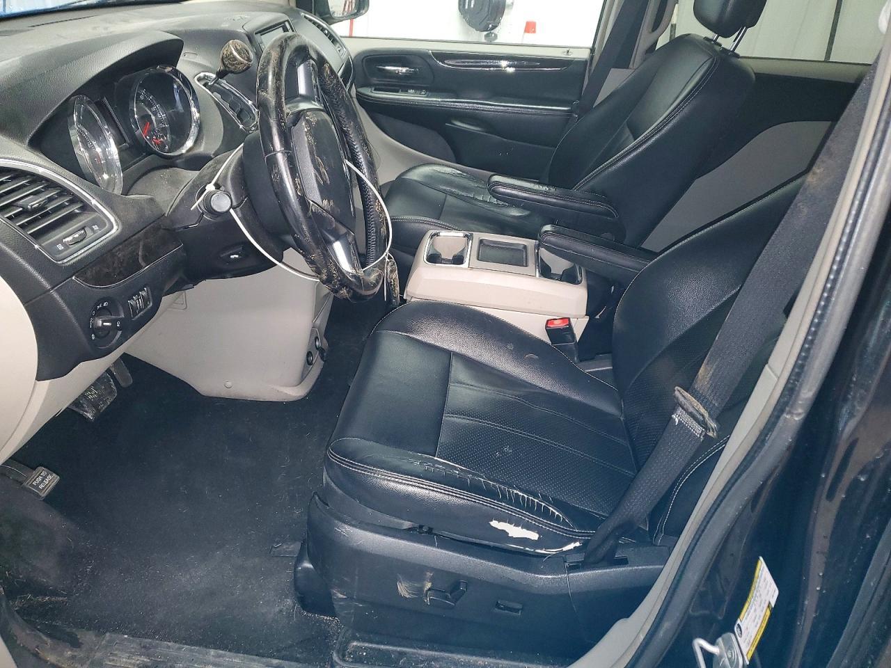 2012 Chrysler Town & Country Touring - Фото 7