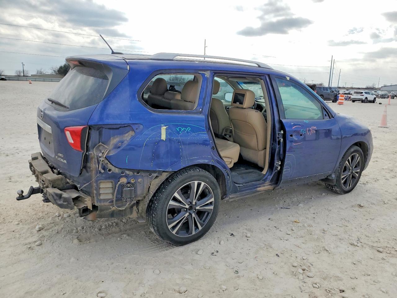 2017 Nissan Pathfinder S - Фото 3