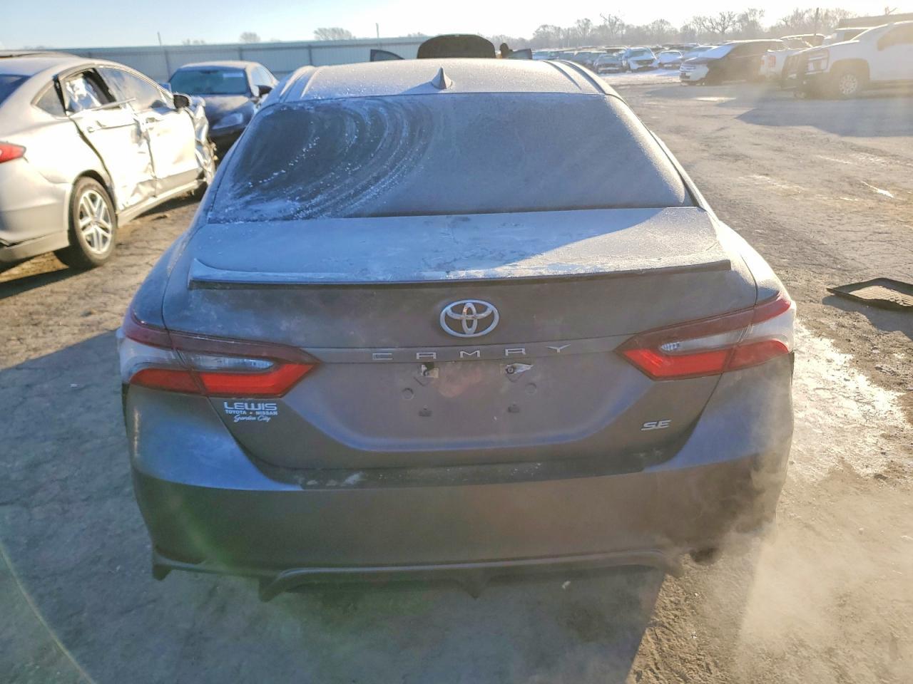 2022 Toyota Camry Se - Image 6