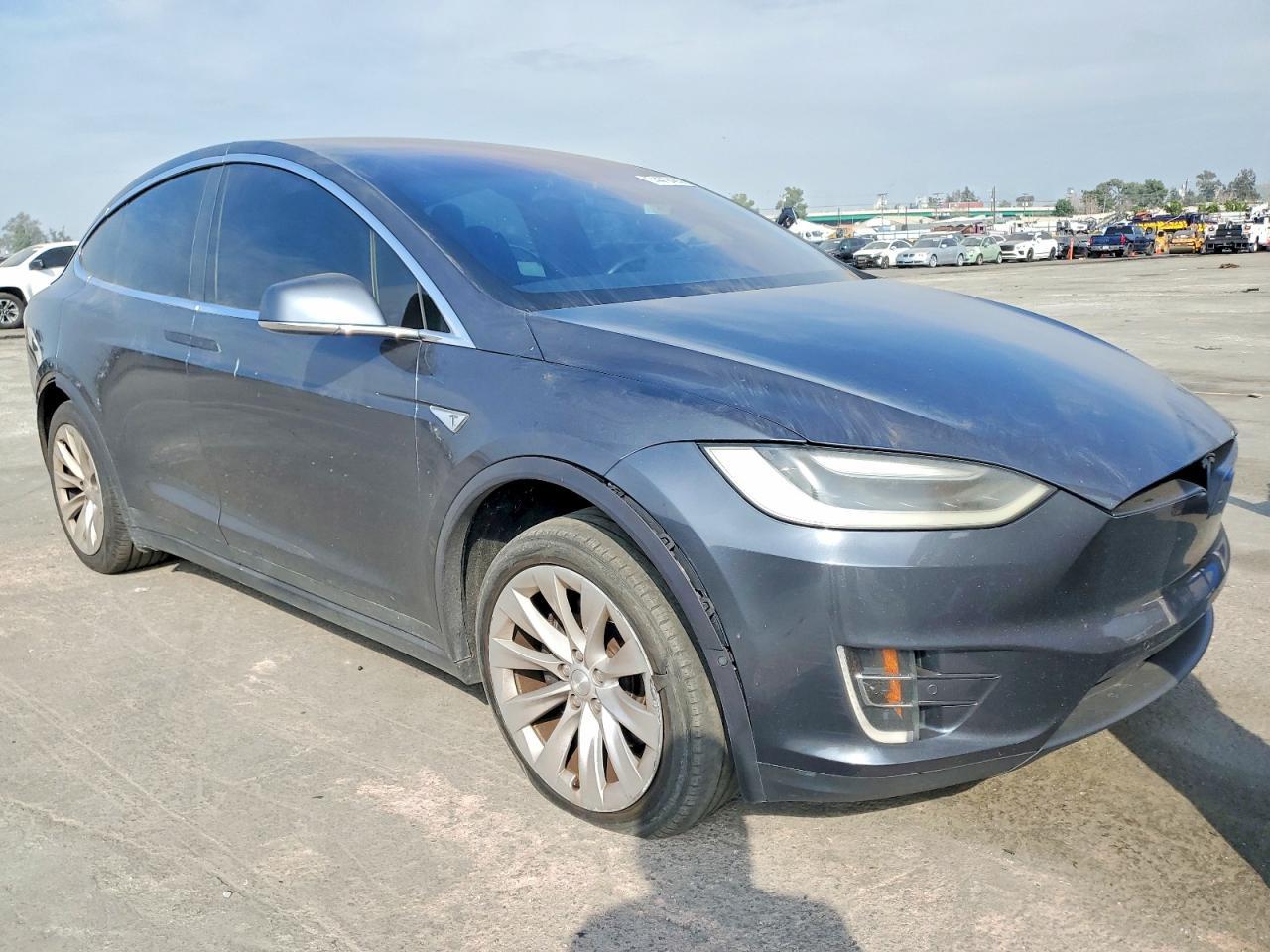 2016 Tesla Model X - Фото 4