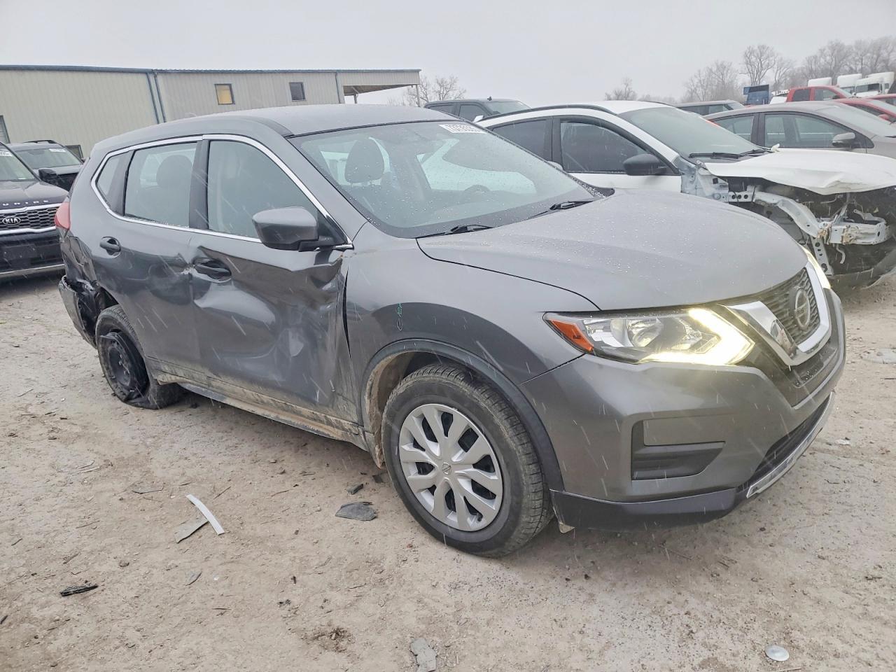 2018 Nissan Rogue S - Фото 4