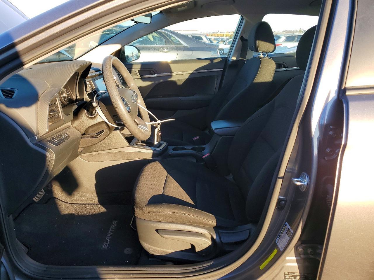 2020 Hyundai Elantra Se - Фото 7