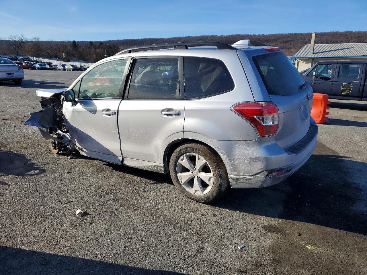 2016 Subaru Forester 2.5I Premium - Image 2