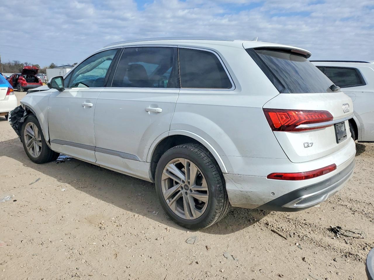 2021 Audi Q7 Premium Plus - Фото 2