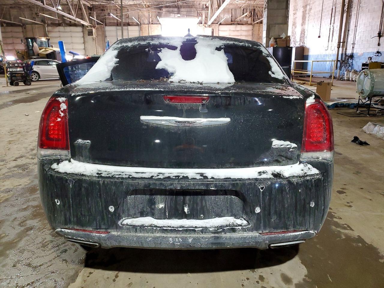 2017 Chrysler 300 S - Image 6