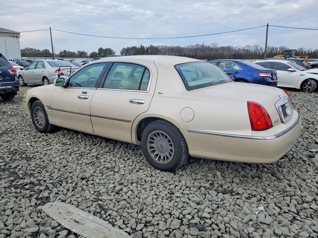 2001 Lincoln Town Car Cartier - Image 2