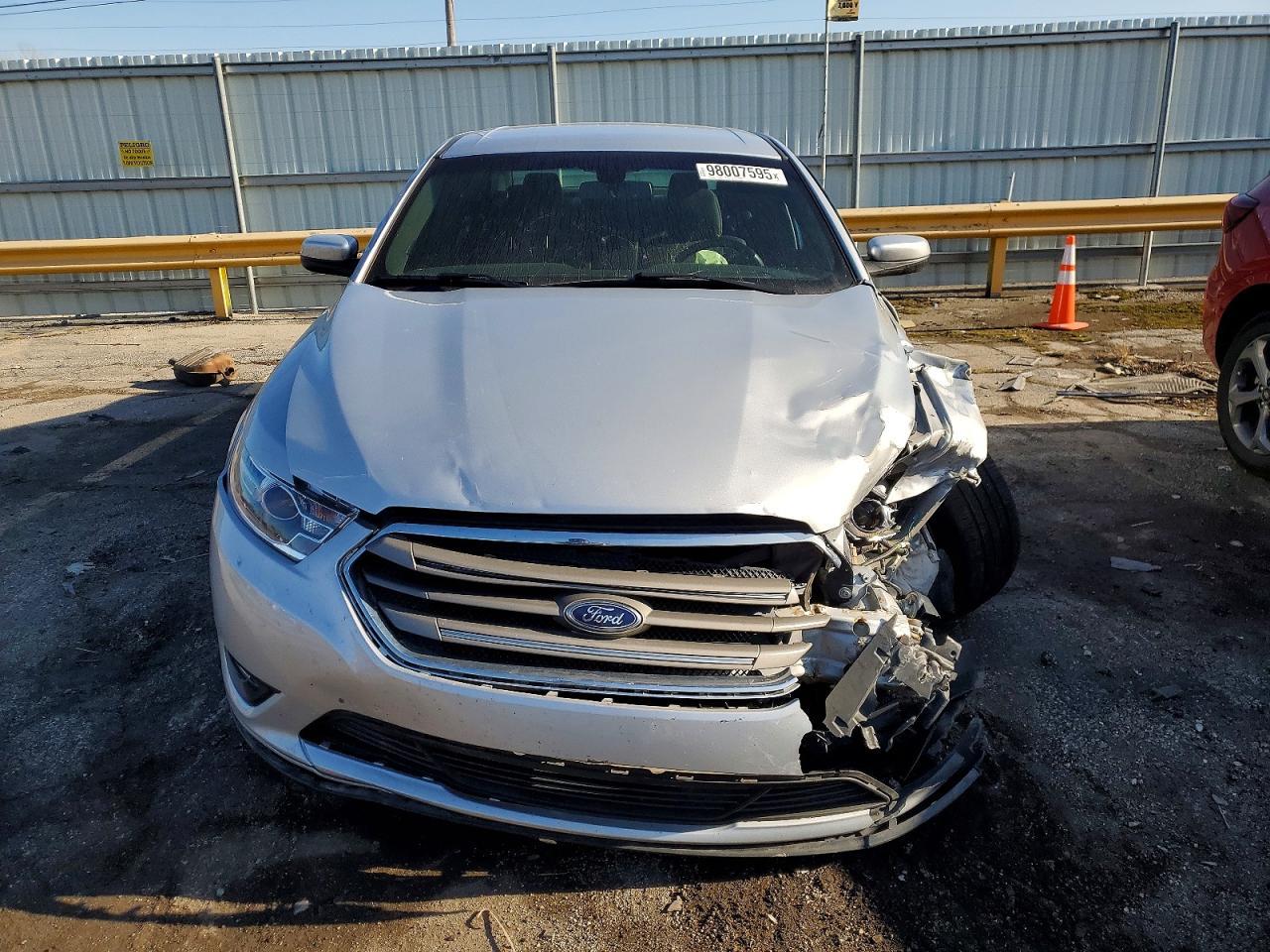 2018 Ford Taurus Sel - Image 5