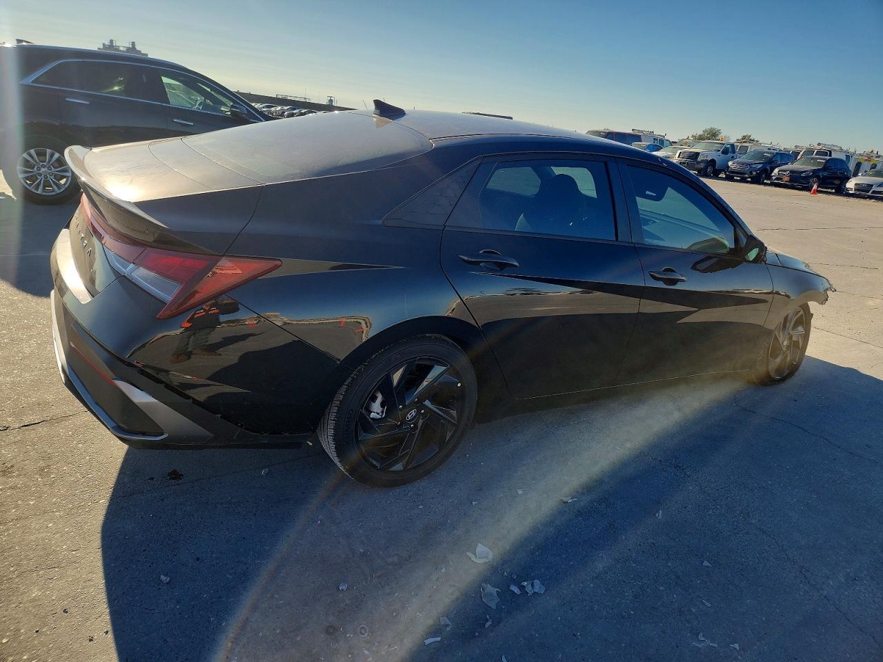 2026 Hyundai Elantra Sel Sport - Image 3