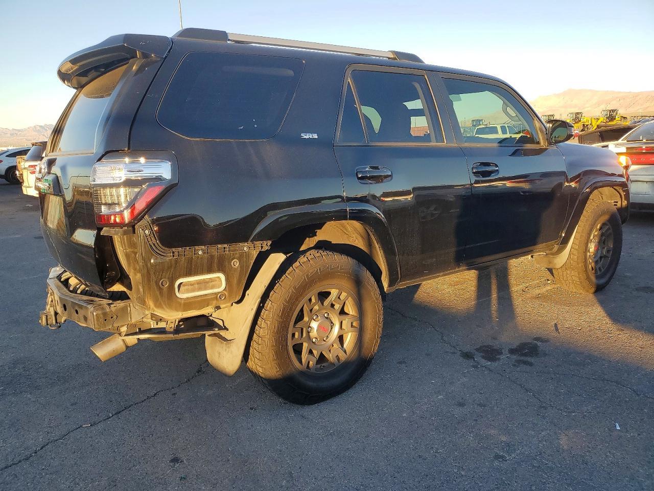 2019 Toyota 4Runner Sr5/Sr5 Premium - Image 3