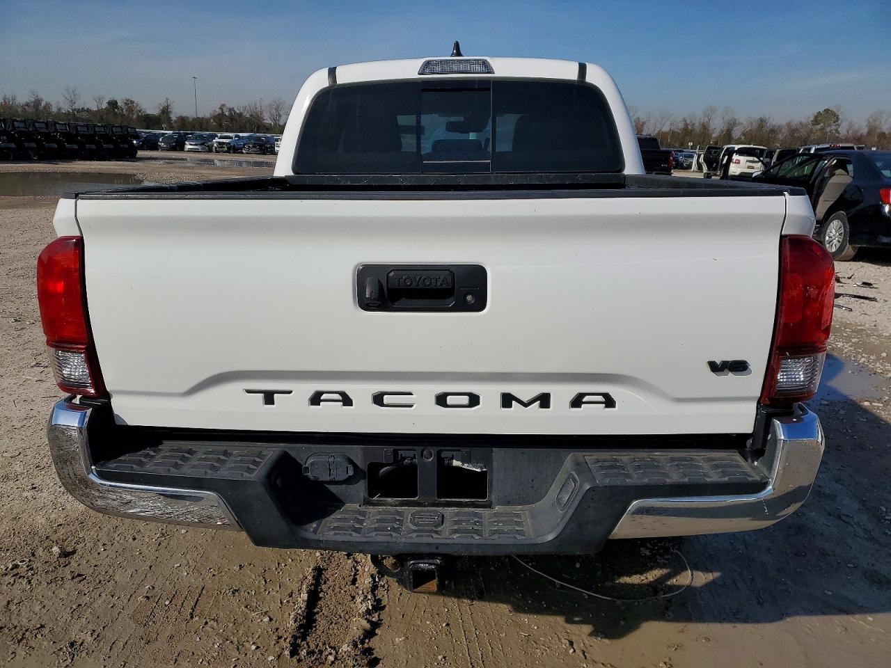 2023 Toyota Tacoma Double Cab - Image 6
