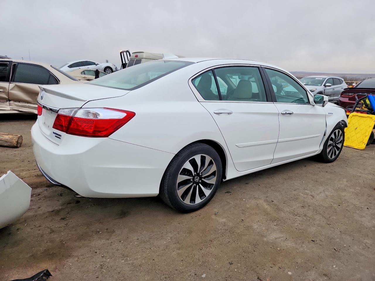2015 Honda Accord Touring Hybrid - Фото 3