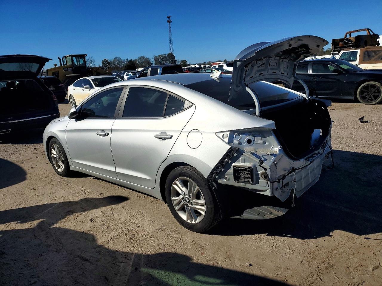 2019 Hyundai Elantra Sel - Фото 2