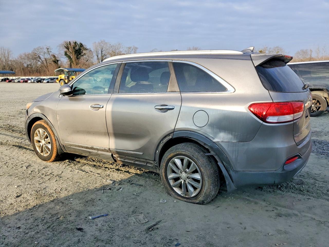 2016 Kia Sorento Lx - Image 2