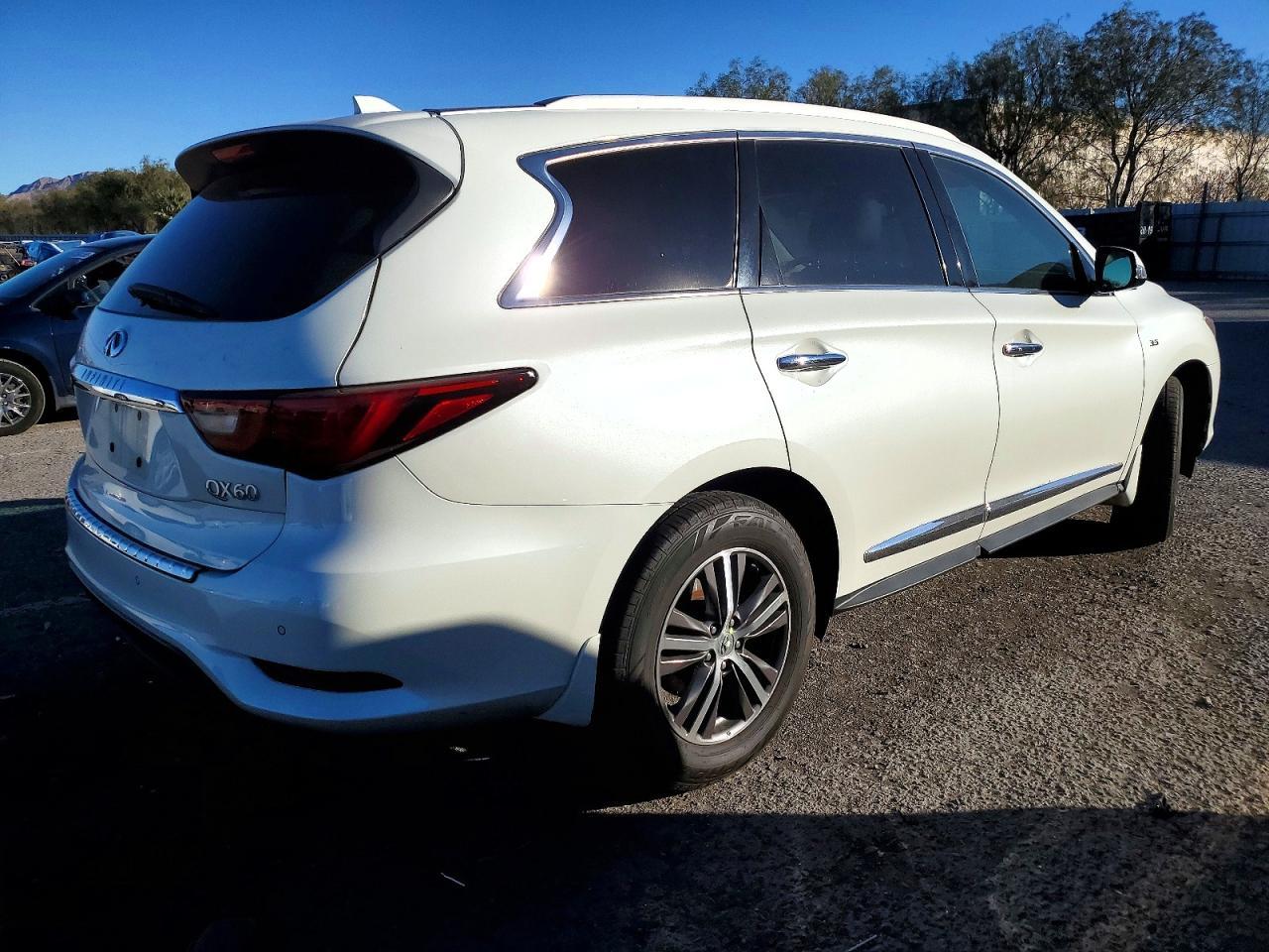 2019 Infiniti Qx60 Luxe - Фото 3