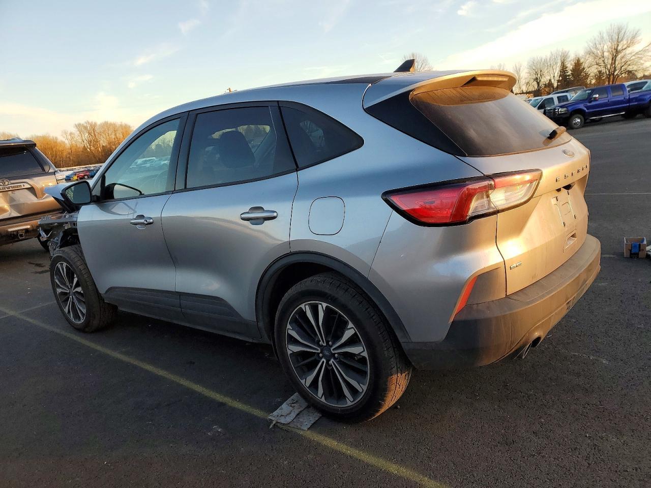 2022 Ford Escape Se - Image 2