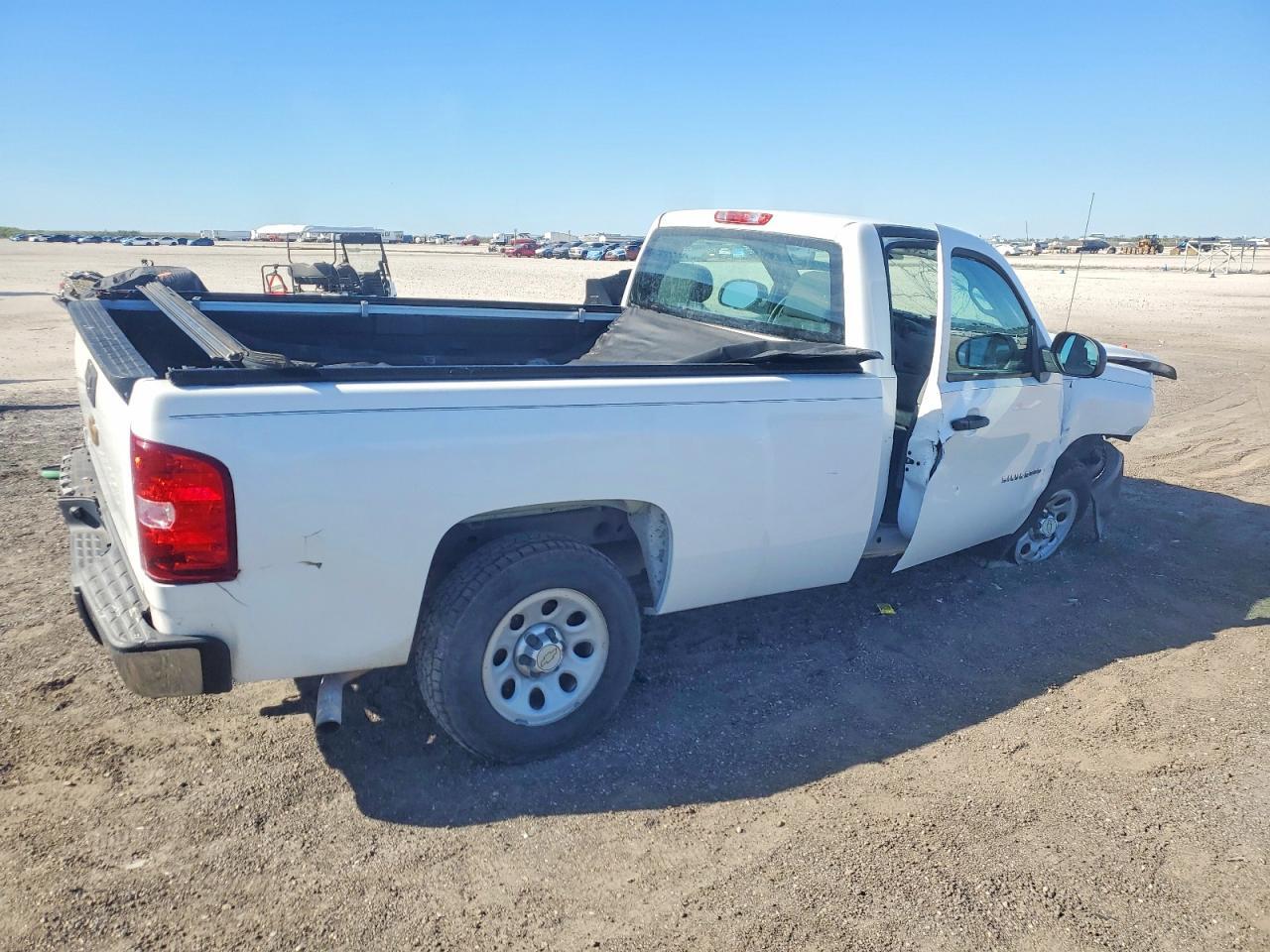 2013 Chevrolet Silverado C1500 - Image 3