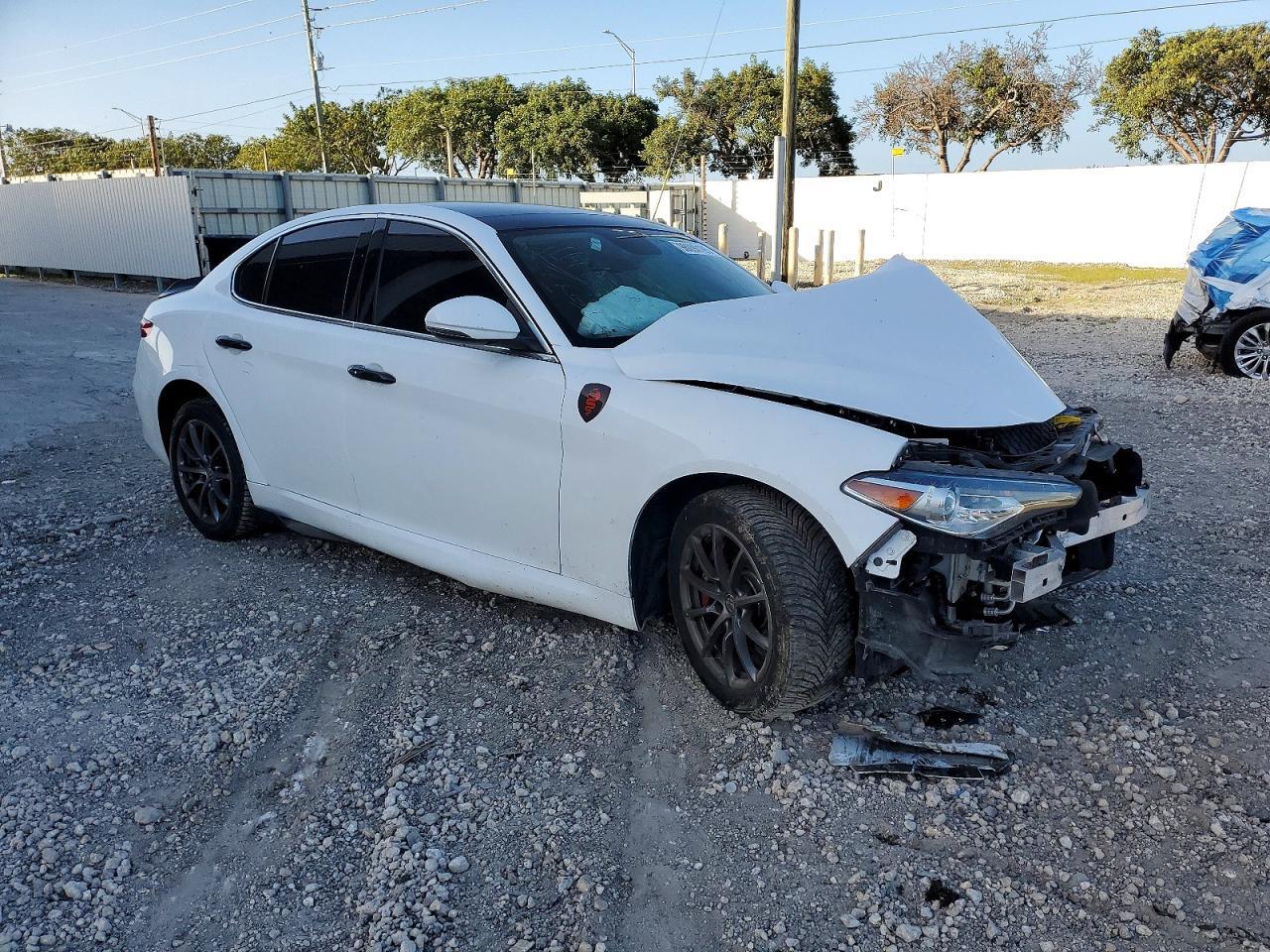 2018 Alfa Romeo Giulia Q4 - Фото 4