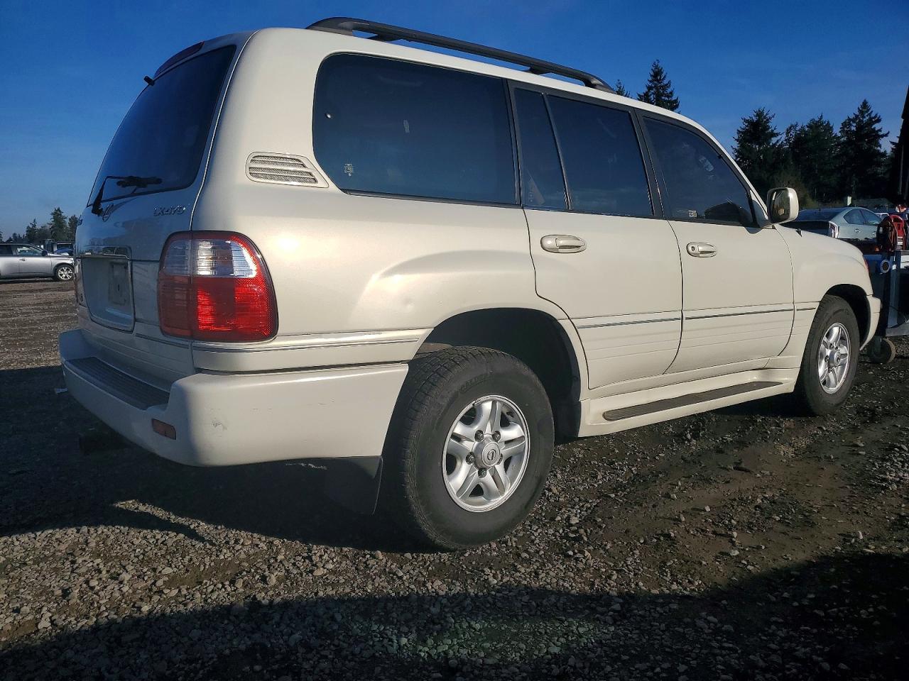 2000 Lexus Lx 470 - Image 3