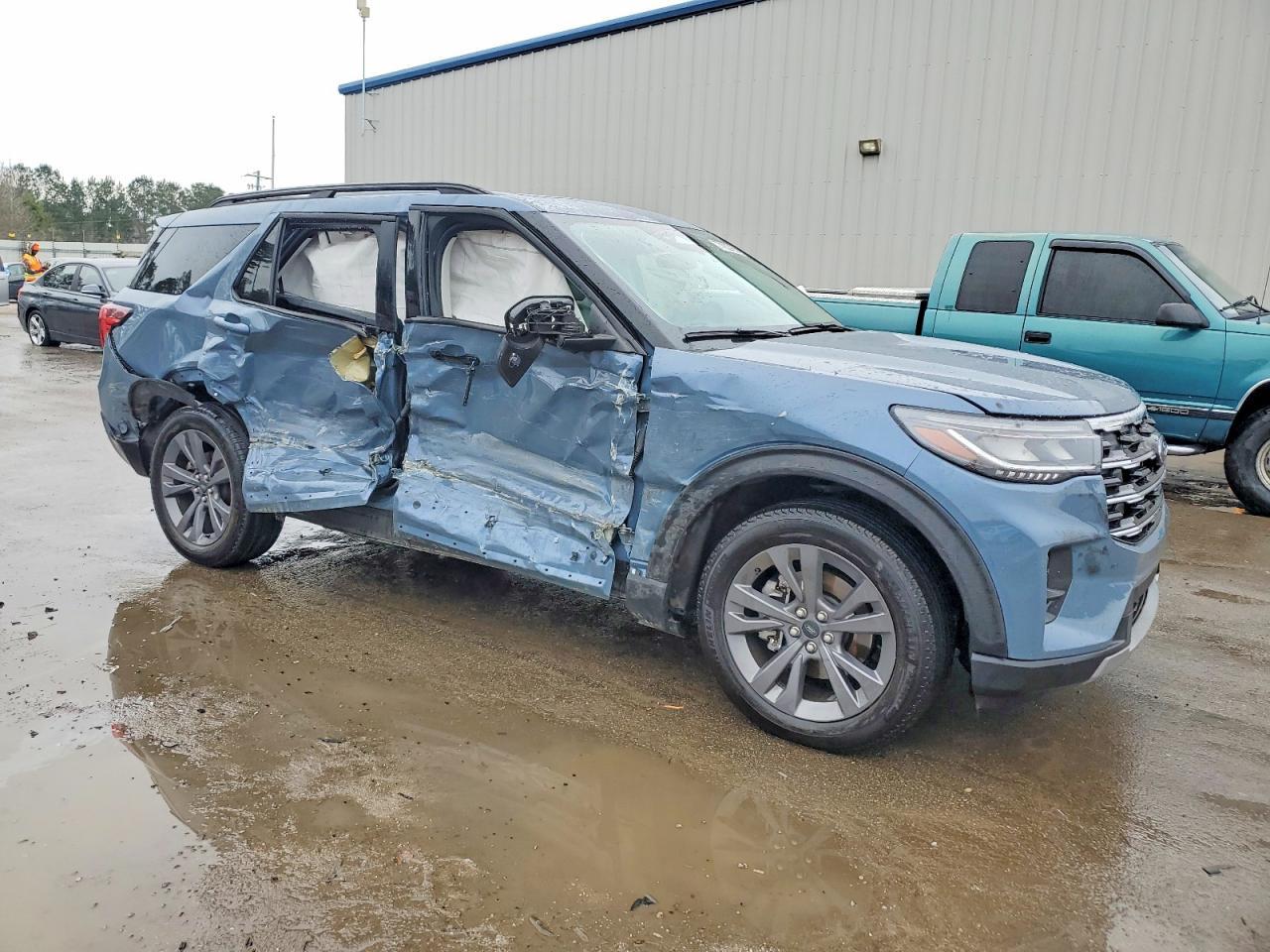 2025 Ford Explorer Active - Фото 4