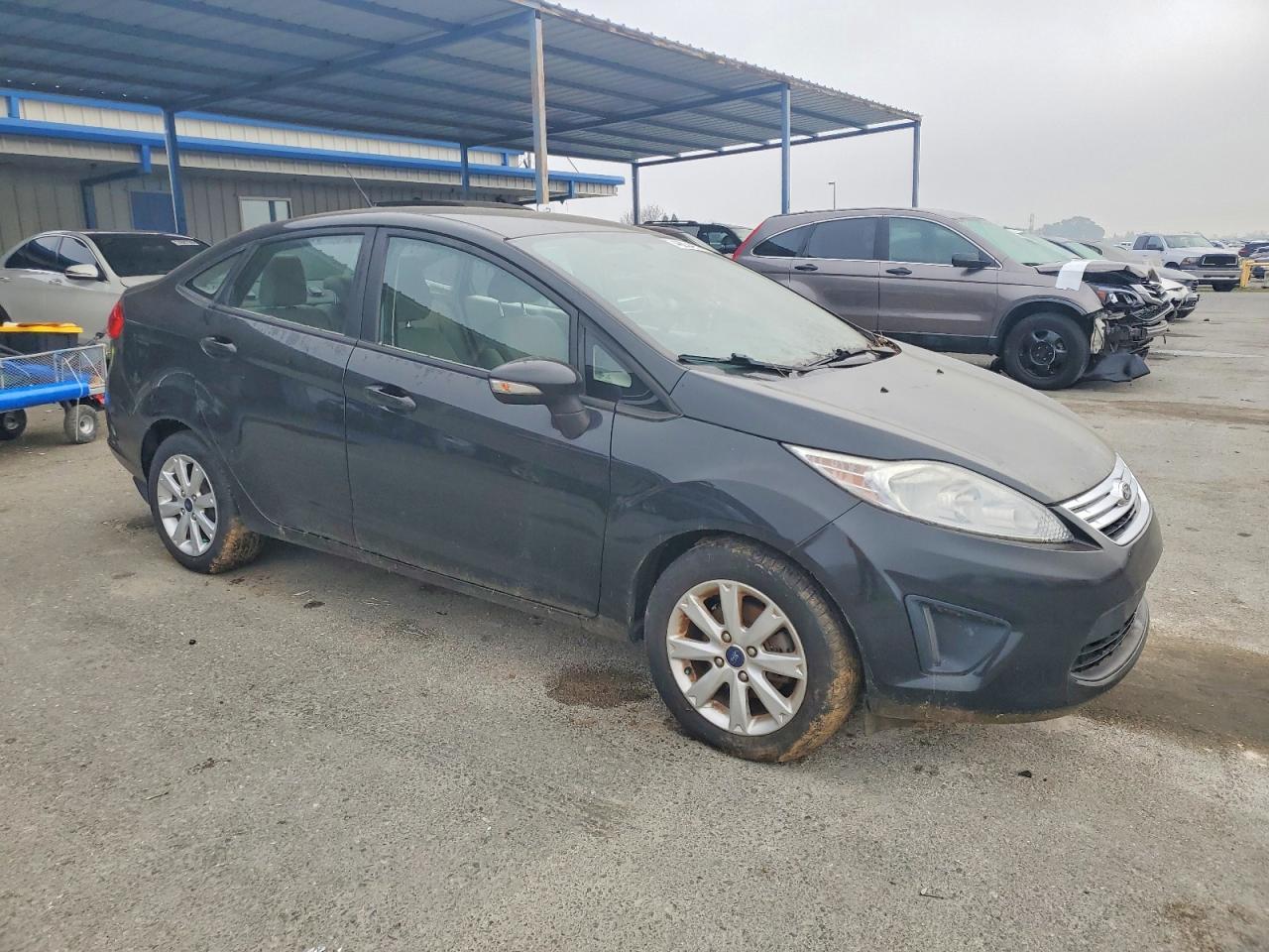 2013 Ford Fiesta Se - Фото 4