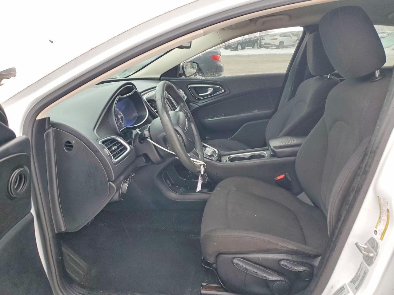 2015 Chrysler 200 Limited - Фото 7