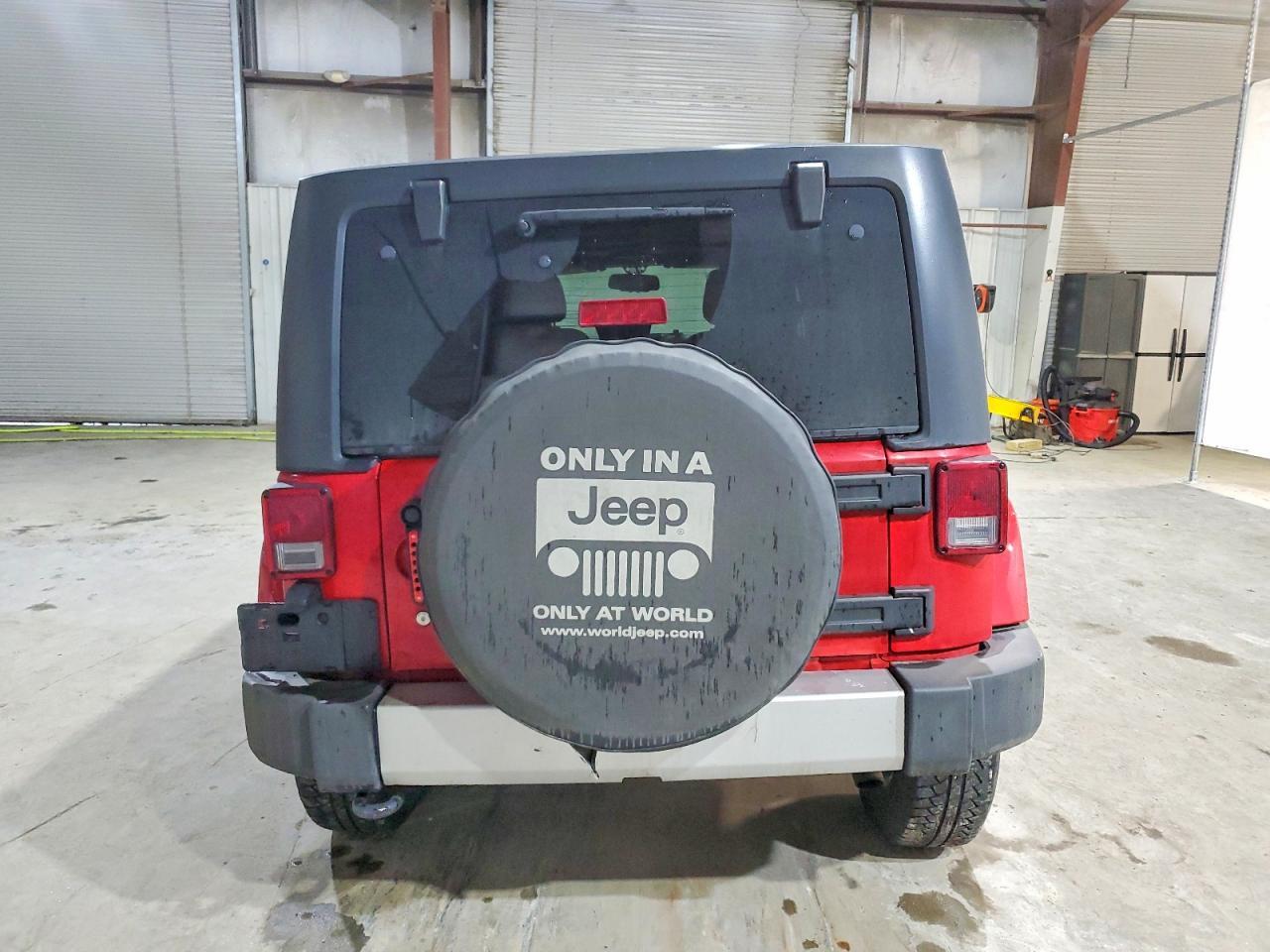 2013 Jeep Wrangler Unlimited Sahara - Image 6