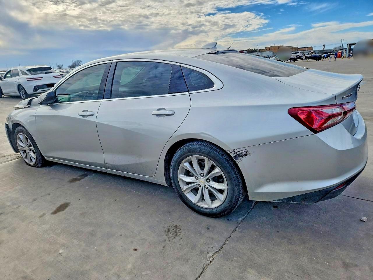 2022 Chevrolet Malibu Lt - Фото 2