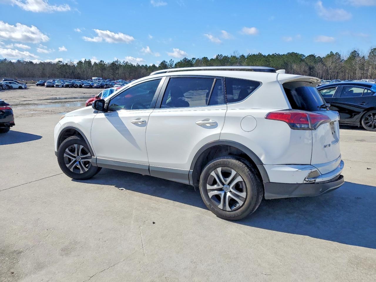 2016 Toyota Rav4 Le - Фото 2